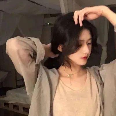 公寓里的两个女人